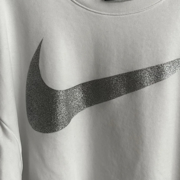 Nike Dri-Fit Cropped Sweatshirt - Picture 5 of 9